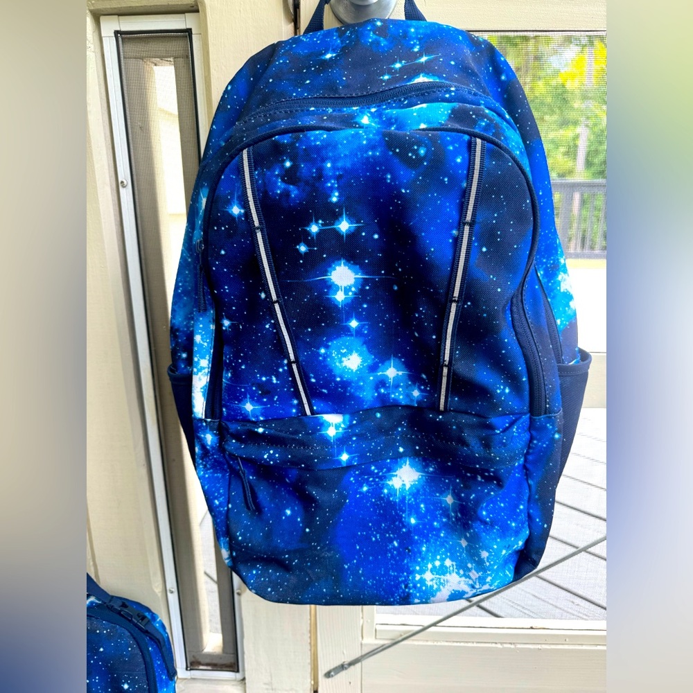 Lands’end backpack and lunch box selling as set